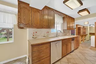 3664 S Laurelcrest Dr, Salt Lake City, UT 84109 - Photo 11