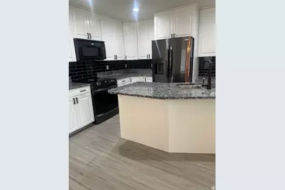 9071 S Wasatch Blvd, Sandy, UT 84093 - Photo 11