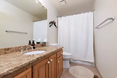 804 N Juniperpoint Dr, Salt Lake City, UT 84103 - Photo 25