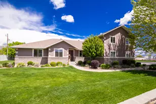 4123 S Vernal Ave, Vernal, UT 84078 - Photo 1