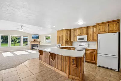 9270 S Jana Lee Dr, West Jordan, UT 84088 - Photo 15