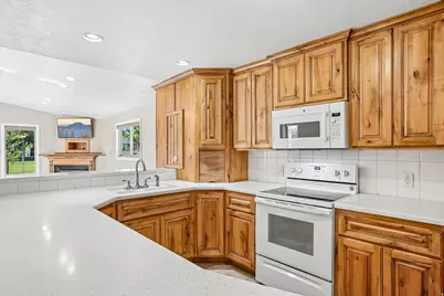 9270 S Jana Lee Dr, West Jordan, UT 84088 - Photo 19