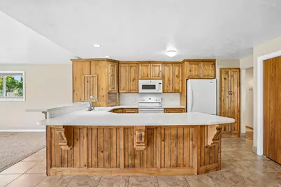 9270 S Jana Lee Dr, West Jordan, UT 84088 - Photo 17
