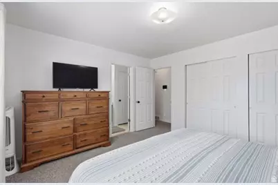 318 E 1700 S, Kaysville, UT 84037 - Photo 15