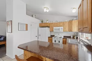 318 E 1700 S, Kaysville, UT 84037 - Photo 9