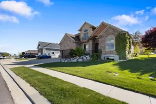 4077 S Pelican Ln, Saratoga Springs, UT 84045 - Photo 39
