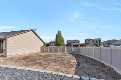 2454 E Ox Yoke Dr, Eagle Mountain, UT 84005 - Photo 37