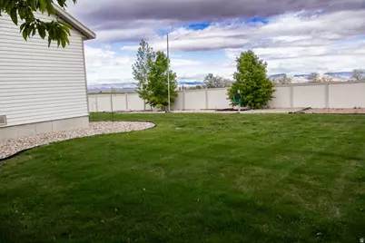 2887 S 350 W, Vernal, UT 84078 - Photo 9