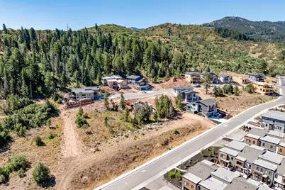 4033 W Discovery Way #323, Park City, UT 84098 - Photo 9