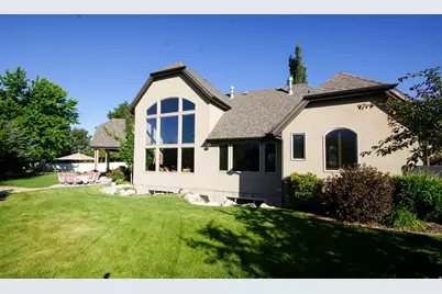 2054 E 6425 S, Holladay, UT 84121 - Photo 69