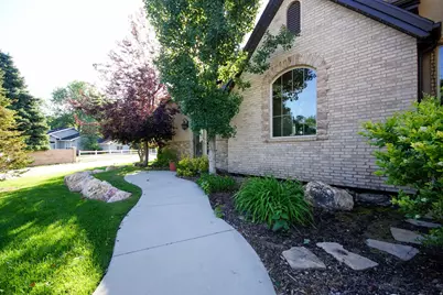 2054 E 6425 S, Holladay, UT 84121 - Photo 65