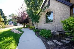 2054 E 6425 S, Holladay, UT 84121 - Photo 65