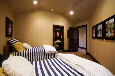 2054 E 6425 S, Holladay, UT 84121 - Photo 49