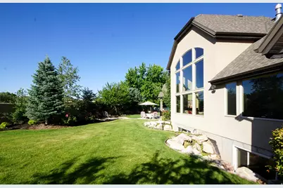 2054 E 6425 S, Holladay, UT 84121 - Photo 67