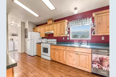 8982 S 4800 W, Payson, UT 84651 - Photo 17