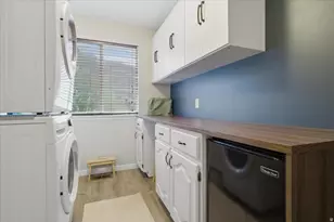 11689 S Oak Manor Dr, Sandy, UT 84092 - Photo 27