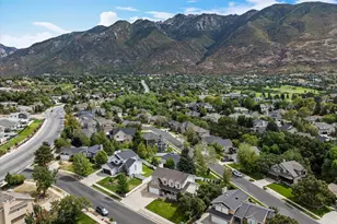 11689 S Oak Manor Dr, Sandy, UT 84092 - Photo 5