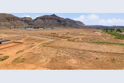 2060 S 1030 W, Hurricane, UT 84737 - Photo 13
