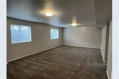 1317 E Knollwood Dr, Sandy, UT 84092 - Photo 21