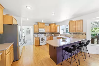 4016 W Kelvingrove Cir S, South Jordan, UT 84095 - Photo 7