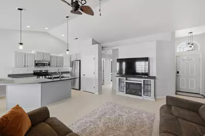 345 N 2450 E #206, Saint George, UT 84790 - Photo 3