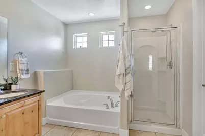 585 E Wyngate Pointe Ln, Draper, UT 84020 - Photo 13