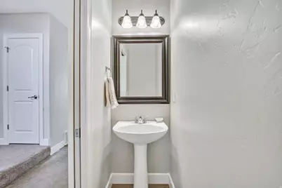 585 E Wyngate Pointe Ln, Draper, UT 84020 - Photo 9