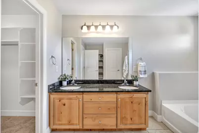 585 E Wyngate Pointe Ln, Draper, UT 84020 - Photo 13
