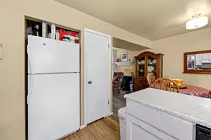 7445 S Rich Way, Cottonwood Heights, UT 84121 - Photo 35