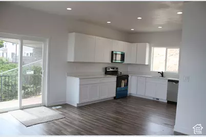 326 E Sage Cir S, Tooele, UT 84074 - Photo 7