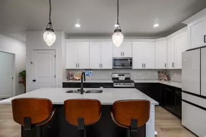 5189 N Willow Tree Rd #402, Eagle Mountain, UT 84005 - Photo 11
