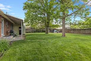 7168 S 1700 E, Cottonwood Heights, UT 84121 - Photo 25