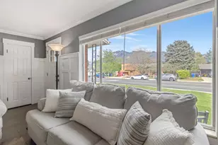 7168 S 1700 E, Cottonwood Heights, UT 84121 - Photo 9
