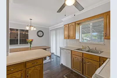 7168 S 1700 E, Cottonwood Heights, UT 84121 - Photo 13