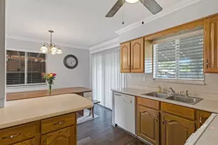 7168 S 1700 E, Cottonwood Heights, UT 84121 - Photo 13