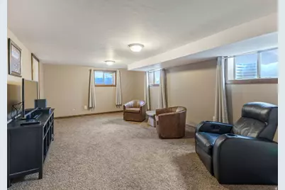 7168 S 1700 E, Cottonwood Heights, UT 84121 - Photo 21