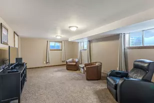 7168 S 1700 E, Cottonwood Heights, UT 84121 - Photo 21
