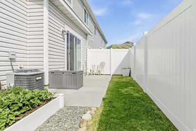 1388 E 380 S, Hyrum, UT 84319 - Photo 21