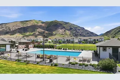 1388 E 380 S, Hyrum, UT 84319 - Photo 29