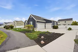 726 S School House Rd E, Saratoga Springs, UT 84045 - Photo 3