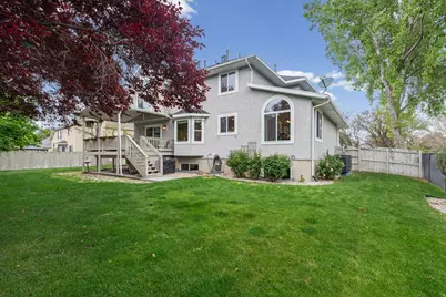 1554 E Buttercup Dr, Sandy, UT 84092 - Photo 23