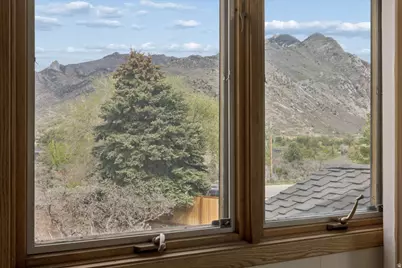 9725 S Ruskin Cir, Sandy, UT 84092 - Photo 31