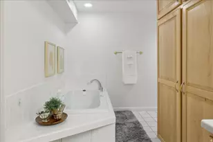 9725 S Ruskin Circle, Sandy, UT 84092 - Photo 45