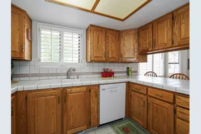 4763 S Castle Ridge Dr E, Millcreek, UT 84117 - Photo 9