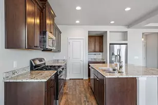203 E Ridgeline Wy, North Salt Lake, UT 84054 - Photo 9