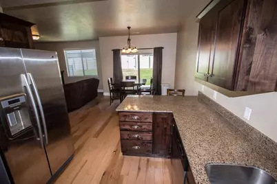 121 E 780 S, Smithfield, UT 84335 - Photo 9
