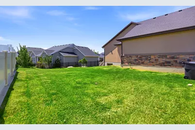 1443 W 1875 N, Farmington, UT 84025 - Photo 27