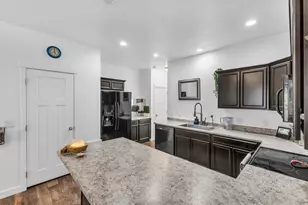 659 E 380 N, Vineyard, UT 84059 - Photo 9