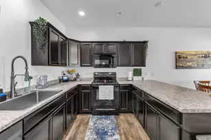 659 E 380 N, Vineyard, UT 84059 - Photo 11