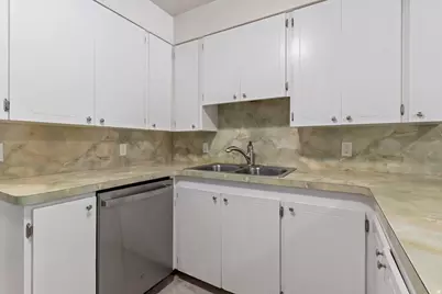 2948 S 900 E, Salt Lake City, UT 84106 - Photo 9